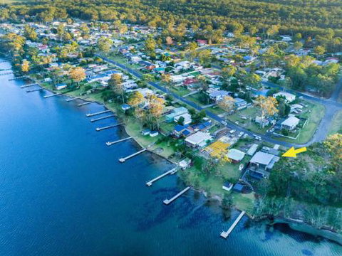 ESTUARY HOUSE Basin View 4pm Check Out Sundays - New South Wales Tourism  2