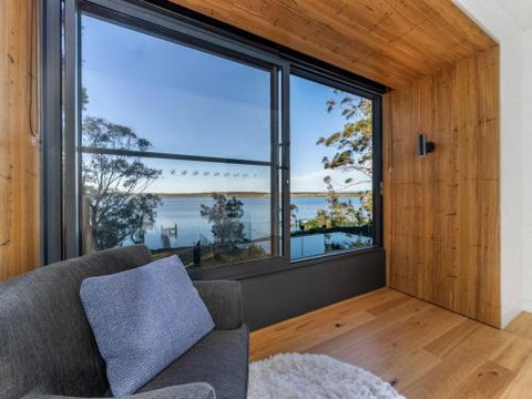 ESTUARY HOUSE Basin View 4pm Check Out Sundays - New South Wales Tourism  6