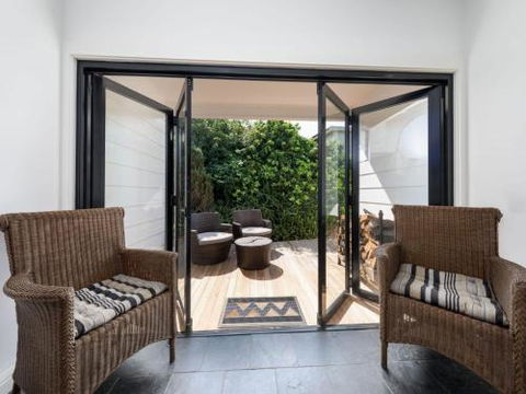 THE BEACH HOUSE Gerroa 4pm Check Out Sundays - New South Wales Tourism  3