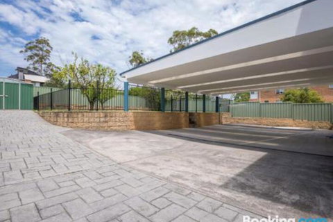 Villa San Gabriel Vincentia Sleeps 14 4pm Check Out Sundays - New South Wales Tourism  6