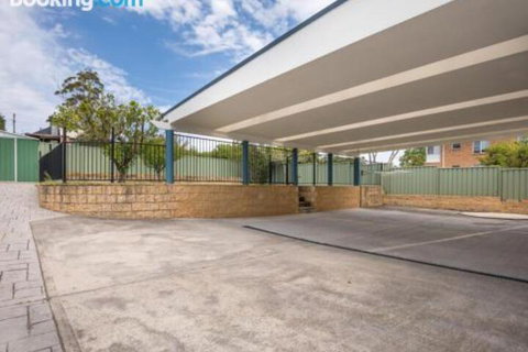 Villa San Gabriel Vincentia Sleeps 14 4pm Check Out Sundays - New South Wales Tourism  4