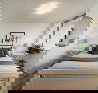 Bright and Sunny Studio Apartment - New South Wales Tourism 