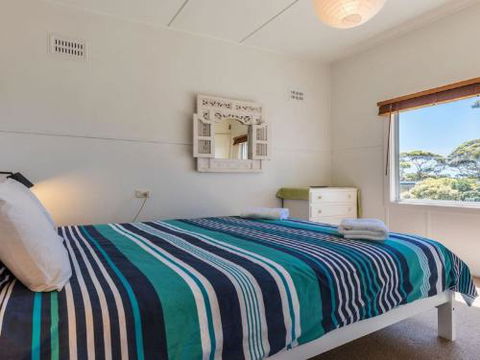 Unwind At Hyams Beach 4pm Check Out Sundays - New South Wales Tourism  3