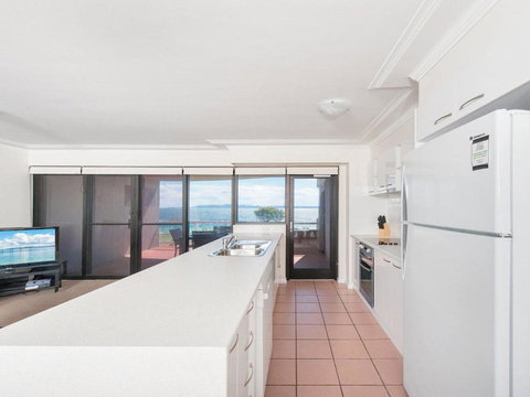 6 FLORENTINE 11 COLUMBIA CLOSE STUNNING UNIT WITH SENSATIONAL VIEWS - New South Wales Tourism  3