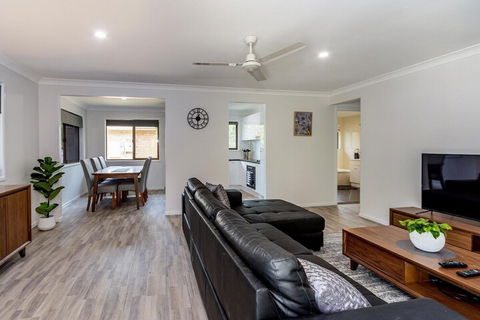 Freshly Renovated Dog Friendly House Walking Distance To Waterfront - New South Wales Tourism  5