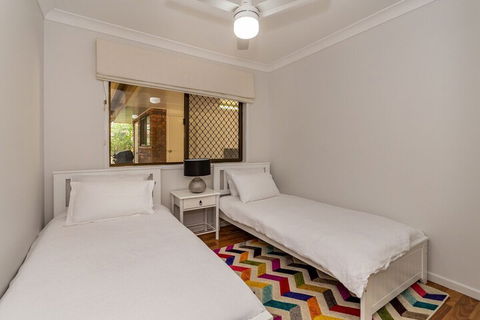 Freshly Renovated Dog Friendly House Walking Distance To Waterfront - New South Wales Tourism  6