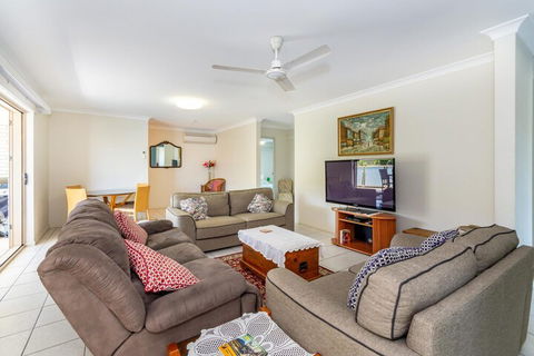 Freshly Renovated Dog Friendly House Walking Distance To Waterfront - New South Wales Tourism  3