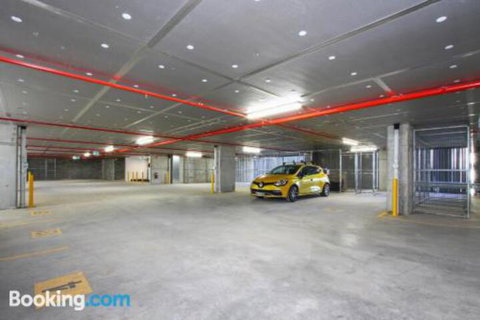 Cozy Homely Apartment CBR Central - New South Wales Tourism  0