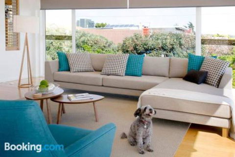 Anchor Beachfront Retreat - New South Wales Tourism  6
