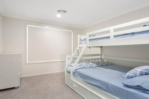 Kentia Drive 28 - New South Wales Tourism  4