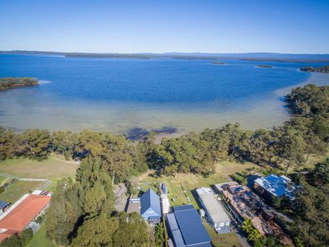 SORRENTO LAKESIDE Sanctuary Point 4pm Check Out Sundays - New South Wales Tourism  0