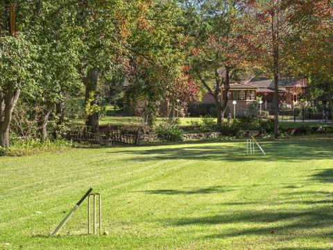 THE ELMS Berry Berry & Surrounds 4pm Check Out Sundays - New South Wales Tourism  5