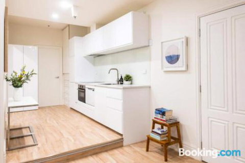 Flinders Lane Melbourne Apartment By Ready Set Host - New South Wales Tourism  2
