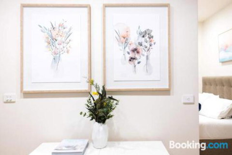 Flinders Lane Melbourne Apartment By Ready Set Host - New South Wales Tourism  5