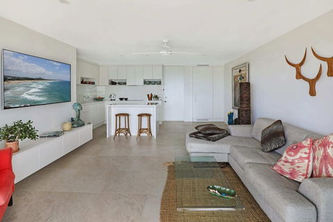 SPECTACULAR OCEAN FRONT Sounion6 - New South Wales Tourism  1