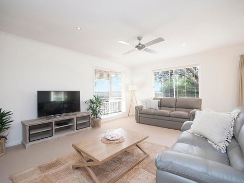 Banksia Beach House - New South Wales Tourism  5