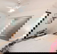 Convenient 1BR Apartment Close to Foreshore  Cbd - New South Wales Tourism 