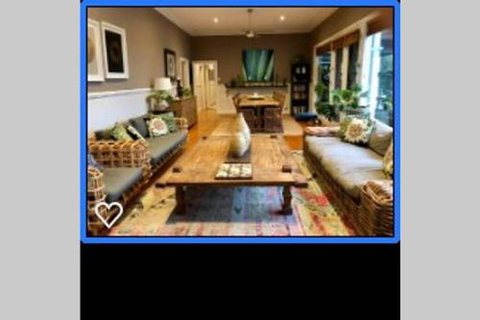 Healesville Garden Country Retreat - New South Wales Tourism  1