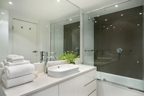 H Residences 2 Bedroom Ocean View In Surfers Paradise - New South Wales Tourism  4