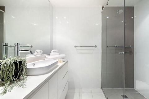 H Residences 2 Bedroom Ocean View In Surfers Paradise - New South Wales Tourism  6