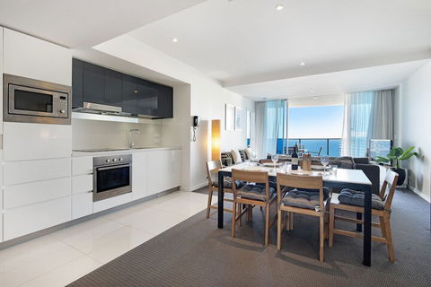 H Residences 2 Bedroom Ocean View In Surfers Paradise - New South Wales Tourism  3