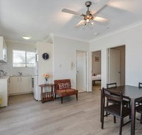 Renovated Apartment with pool - New South Wales Tourism 
