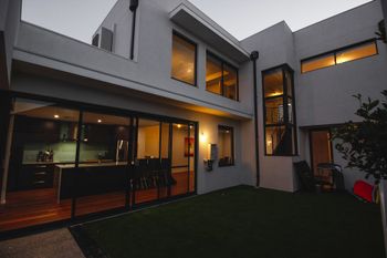 South Beach Pool Home - New South Wales Tourism  0