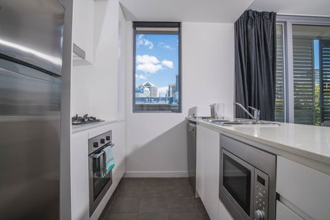 2bed Apartment! Modern Home For 4 At Chatswood - New South Wales Tourism  3