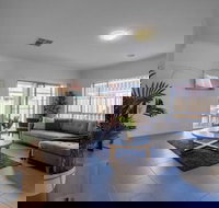 Big Family Fun 4 Bedrooms House in Point Cook - New South Wales Tourism 