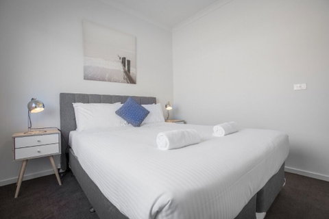 Big Family Fun@ 4 Bedrooms House In Point Cook - New South Wales Tourism  3