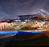 Oasis at Newman - New South Wales Tourism 