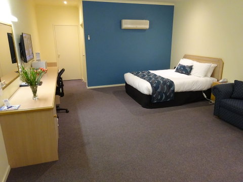 Victoria Lodge Motor Inn And Apartments - New South Wales Tourism  6