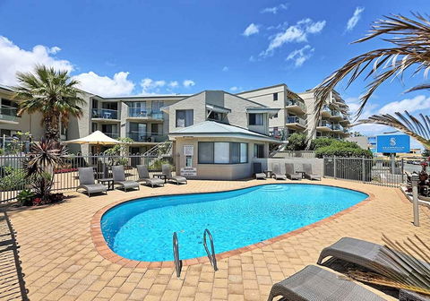 Scarborough Beach Front Resort Shell 13 - New South Wales Tourism  3