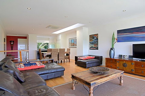 A Perfect Stay - 3 James Cook Apartments - New South Wales Tourism  5