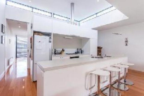 Anglesea Surf Beach Apartments - New South Wales Tourism  4