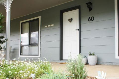 Charlottes Honor River & Golf Cottage - New South Wales Tourism  2