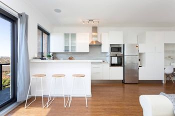 Beachside Apartment With Stunning Views & Parking - New South Wales Tourism  0