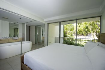 Blue On Blue Apartment 811 - New South Wales Tourism  0