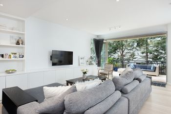 HomeHost Amazing H342 - New South Wales Tourism  0