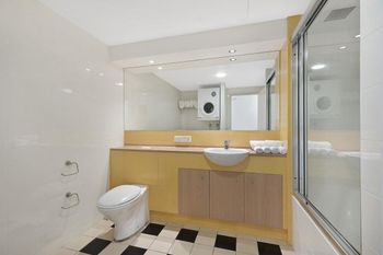 The Oak Room 106 - New South Wales Tourism  3