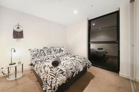 A Cozy 2BR CBD Apartment Near Bourke St. Mall - New South Wales Tourism  3