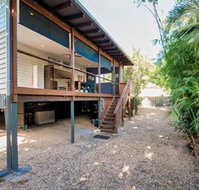 Modern 3 Bedroom Treehouse - New South Wales Tourism 
