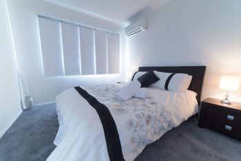 1 Bedroom Gold Coast Beachside Apt W AC + Parking - New South Wales Tourism  2