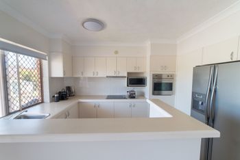 1 Bedroom Gold Coast Beachside Apt W AC + Parking - New South Wales Tourism  1