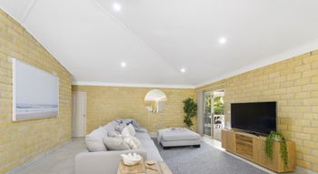 BEACHSIDE HIDEAWAY BONNY HILLS - New South Wales Tourism  2