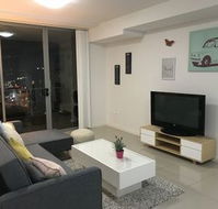 Chic  Cosy Apartment near Airport  CBD