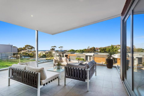 Azure Oasis - New South Wales Tourism  2