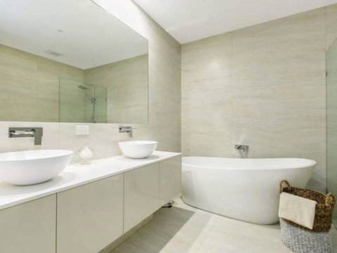 Azure Oasis - New South Wales Tourism  5