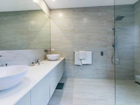 Azure Oasis - New South Wales Tourism  7