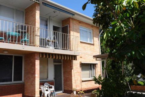 Glenelg Holiday Apartments The Broadway - New South Wales Tourism  5
